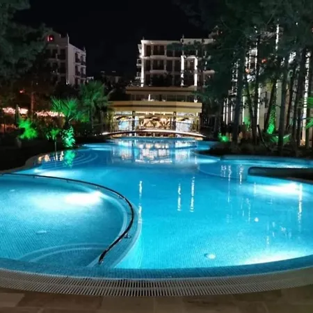 Harmony Grand Premium Appartement *